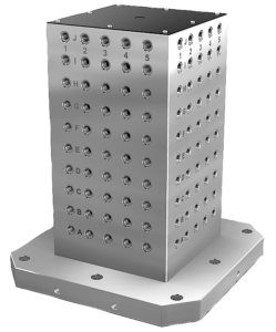 Cubes en fonte grise avec trame modulaire Cubes en fonte grise avec trame modulaire